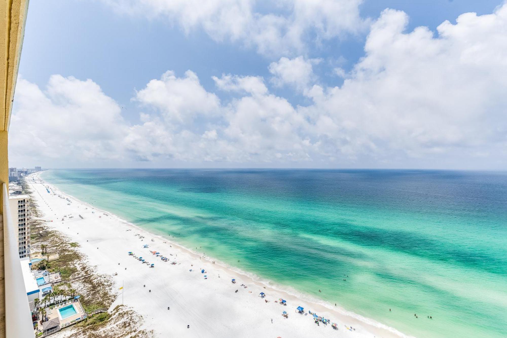 Newly Renovated Luxury Ocean Front Condo! Floor With Penthouse Ocean Views! * Panama City Beach