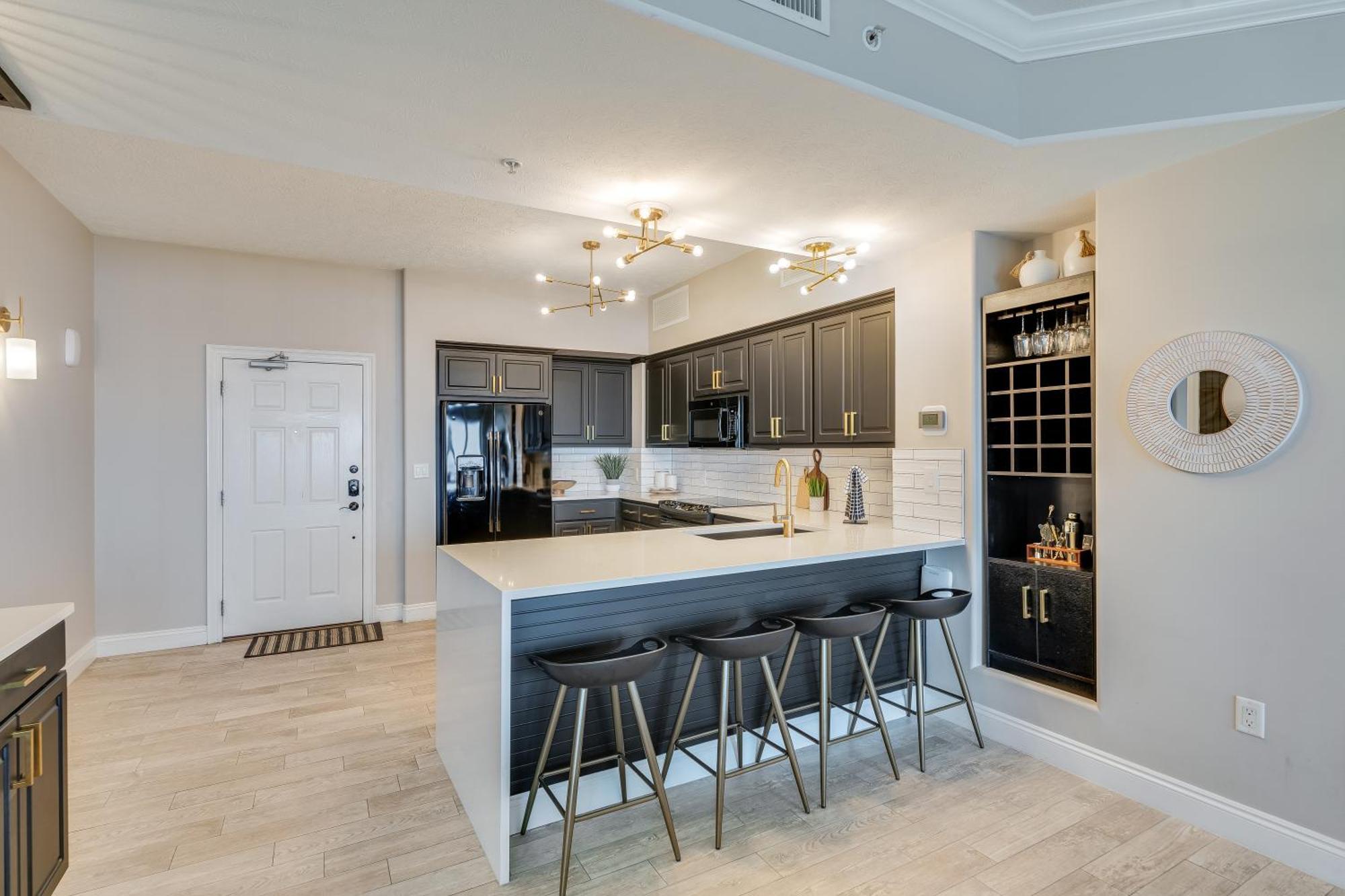 Newly Renovated Luxury Ocean Front Condo! Floor With Penthouse Ocean Views!