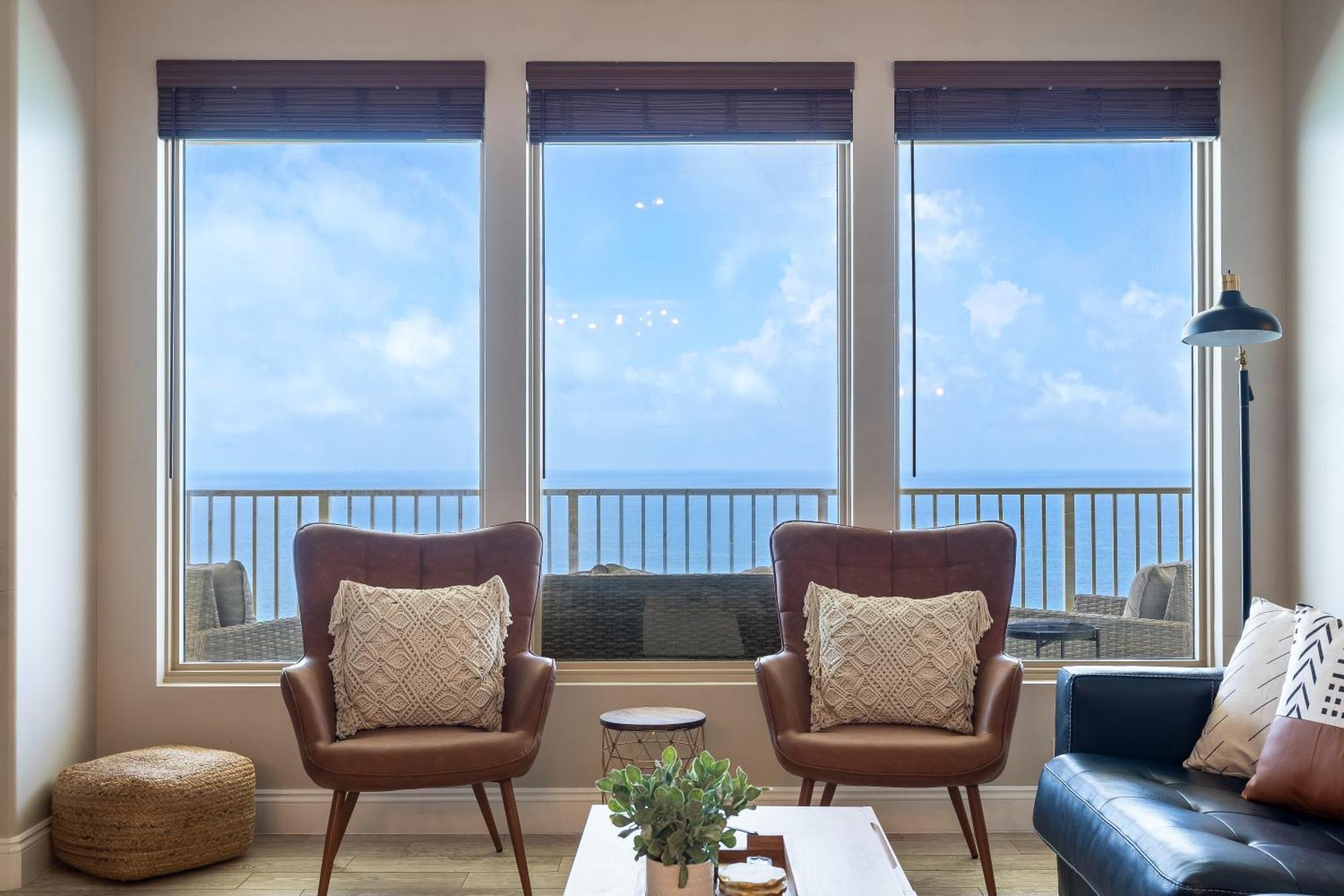 Newly Renovated Luxury Ocean Front Condo! Floor With Penthouse Ocean Views! Holiday home