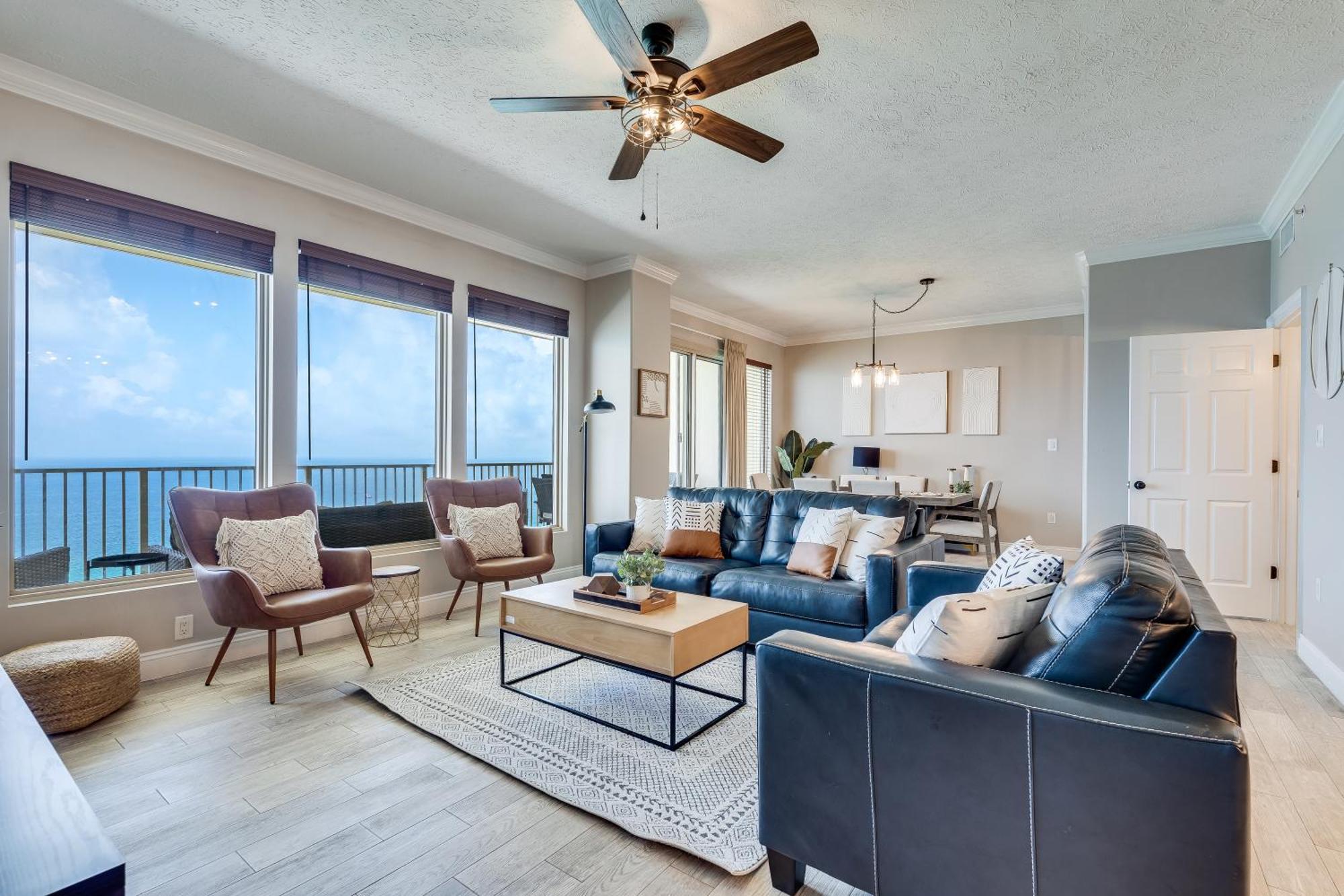 Newly Renovated Luxury Ocean Front Condo! Floor With Penthouse Ocean Views! Holiday home