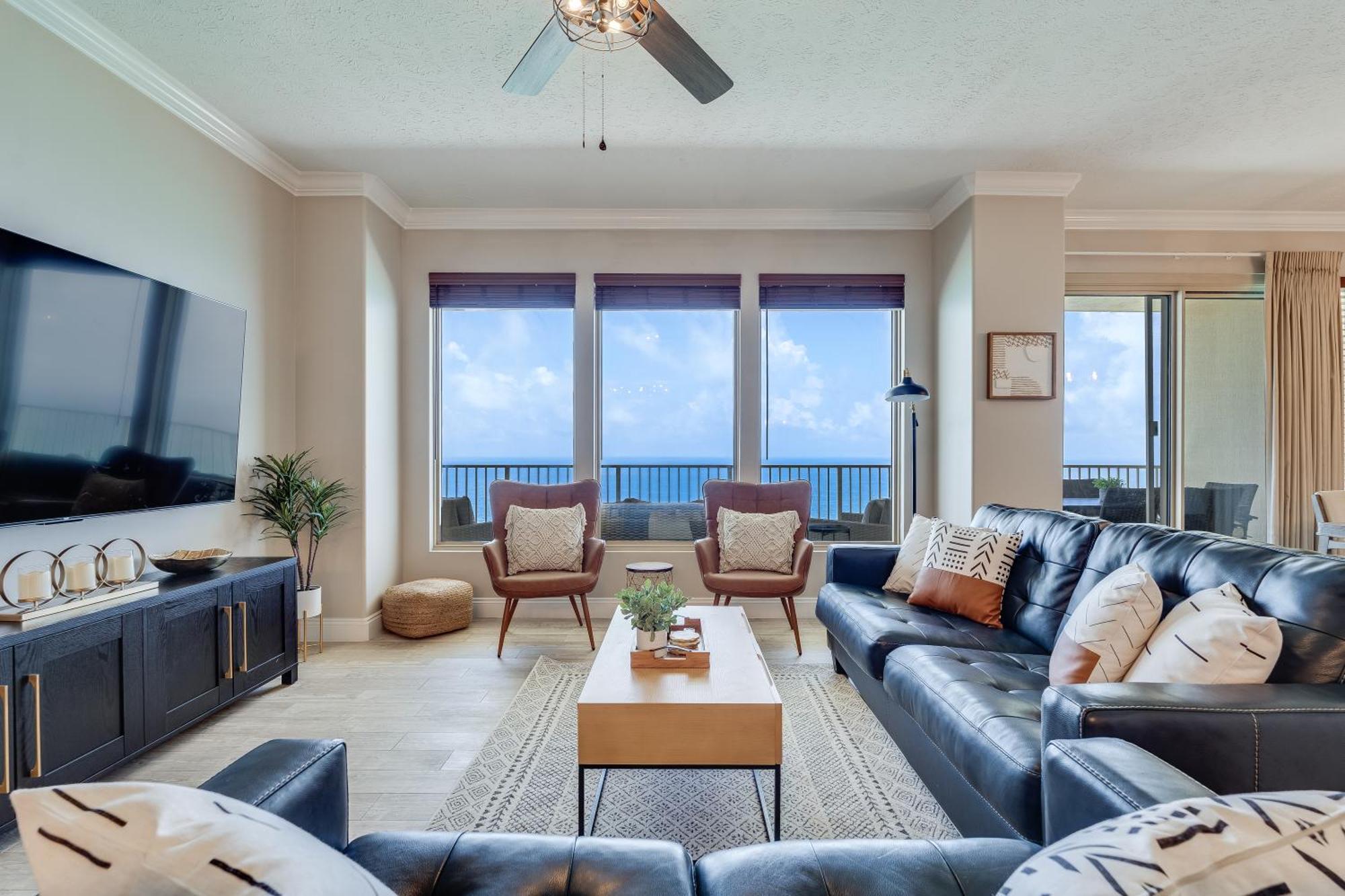 Holiday home Newly Renovated Luxury Ocean Front Condo! Floor With Penthouse Ocean Views! *