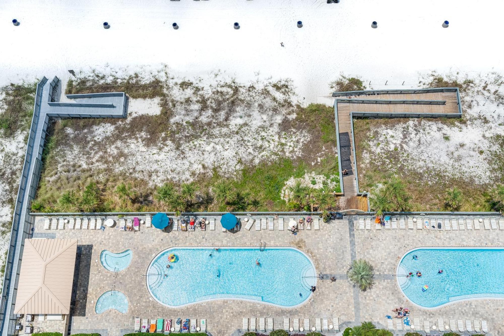 Holiday home Newly Renovated Luxury Ocean Front Condo! Floor With Penthouse Ocean Views!